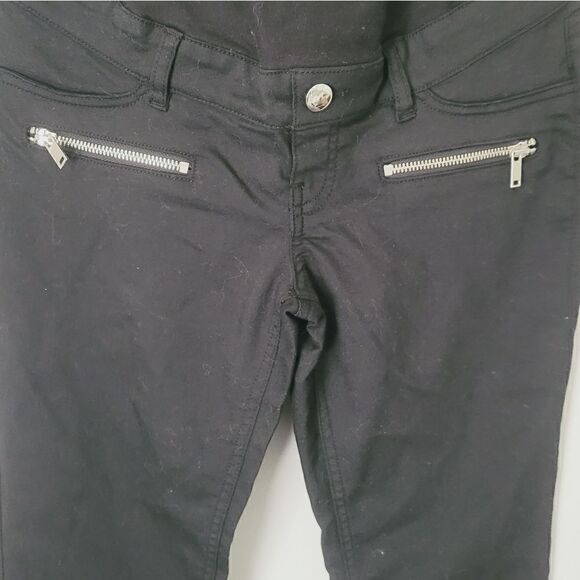 New H&M Mama Black Maternity Skinny Leg Jeans Size 8 NWT - Picture 2 of 7
